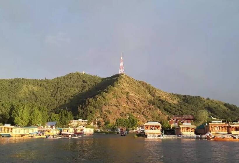 هتل Floating Heritage Group