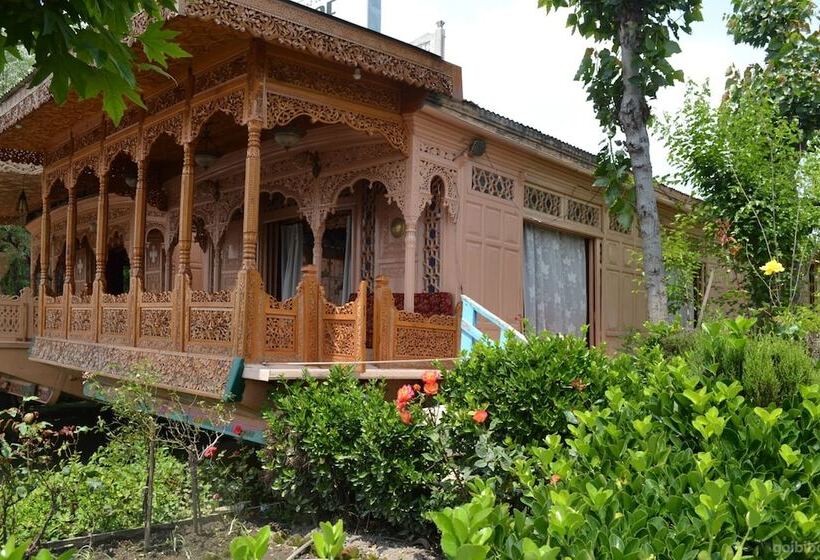 هتل Floating Heritage Group