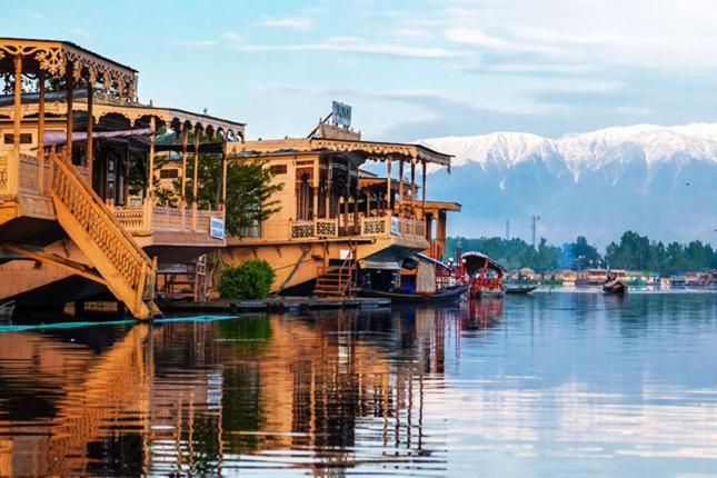 هتل Floating Heritage Group