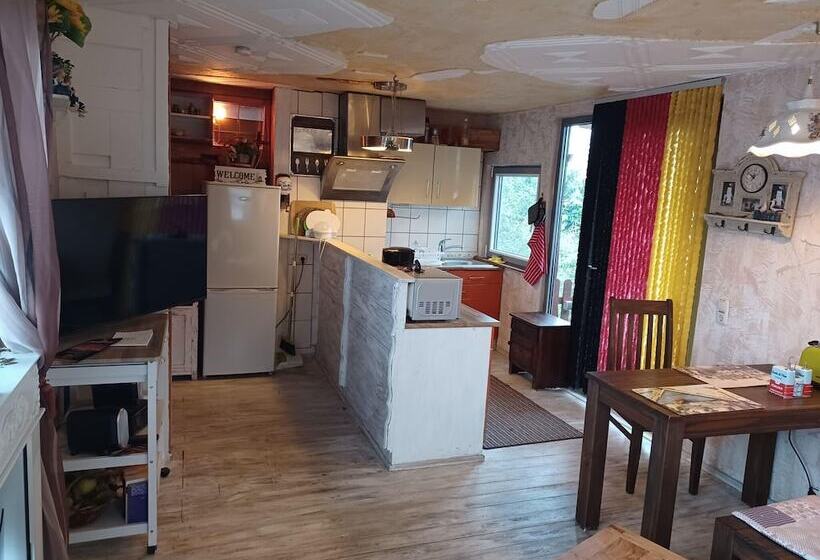 Cozy Bungalow In Nakenstorf With Garden