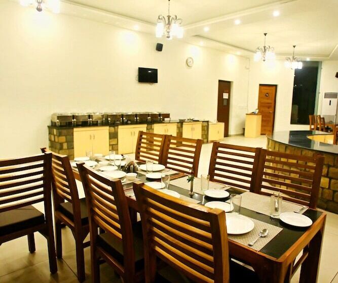 فندق The Corbet Manral Resort & Spa