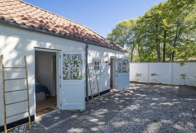 هتل Villa Strand