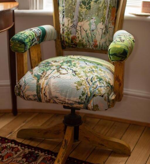 بنسيون Assemblage Boutique Art B & B