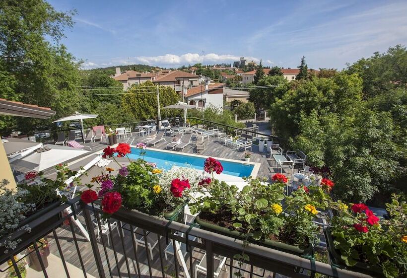 پانسیون Villa Borgo Duino