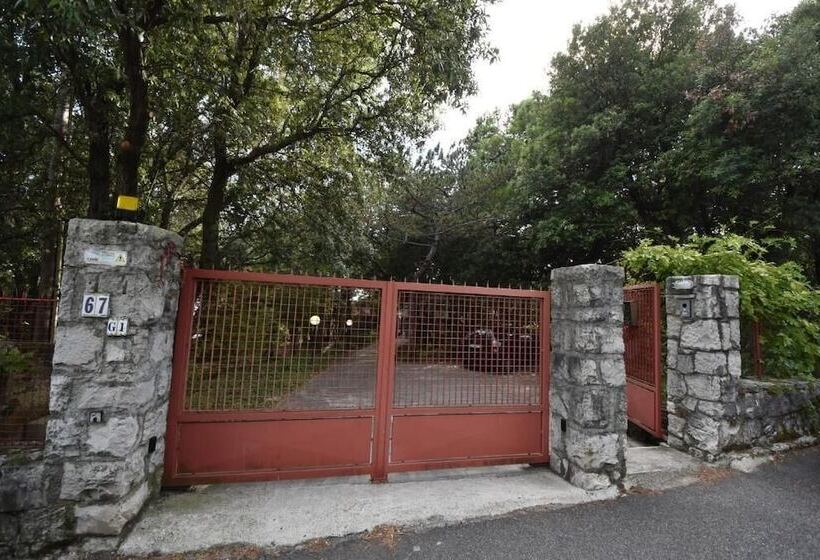 پانسیون Villa Borgo Duino