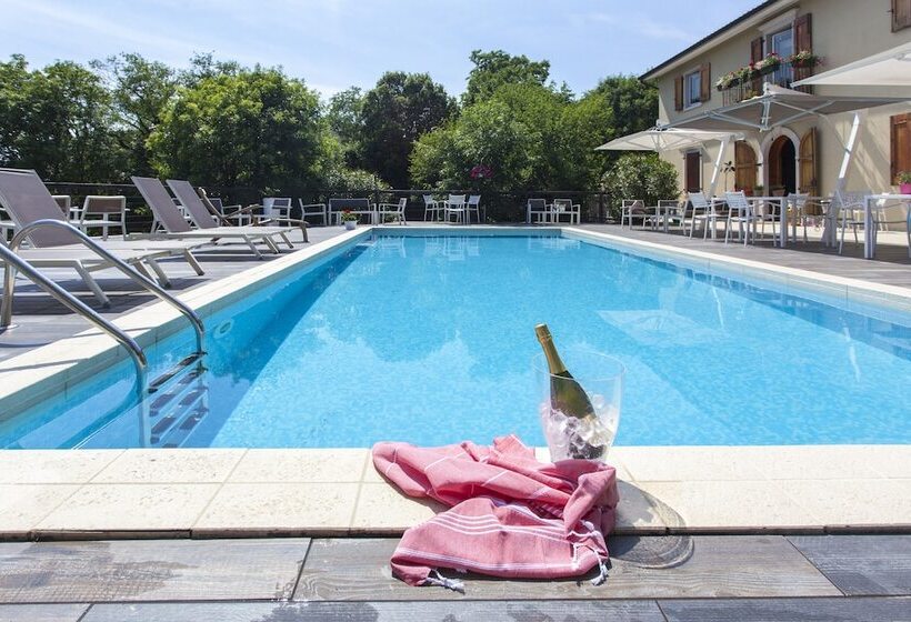پانسیون Villa Borgo Duino