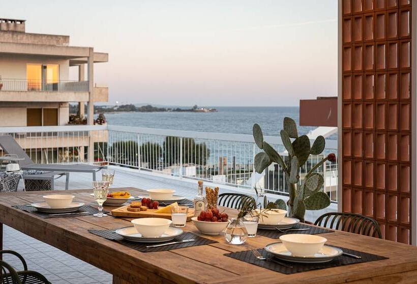 Sea View Beach Penthouse – Athens Coast