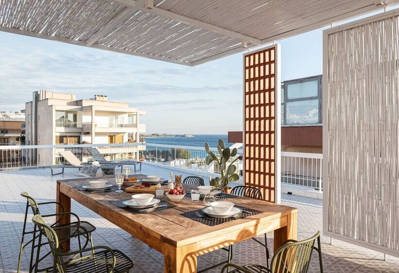 Sea View Beach Penthouse – Athens Coast