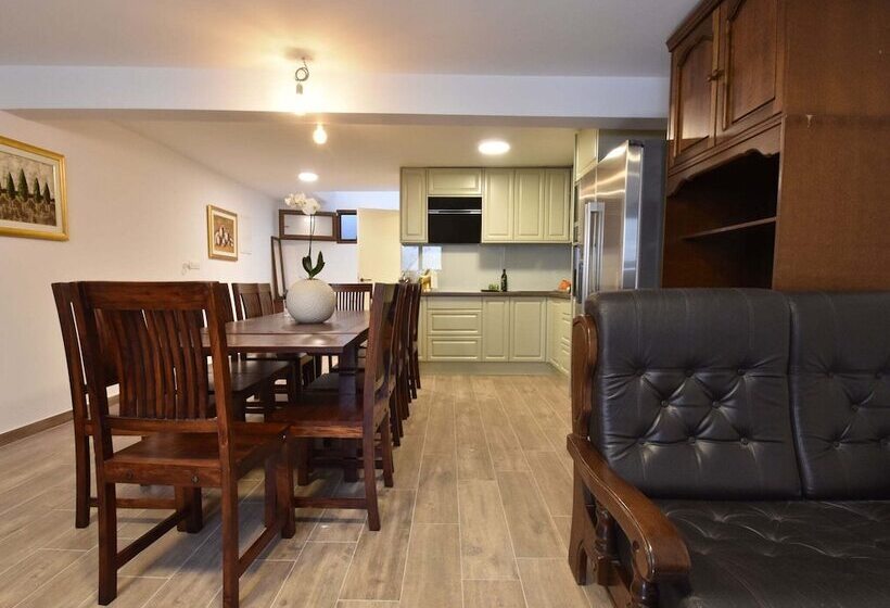 Spacious And Comfortable Apartment, Outside The Historical Centre Of Split