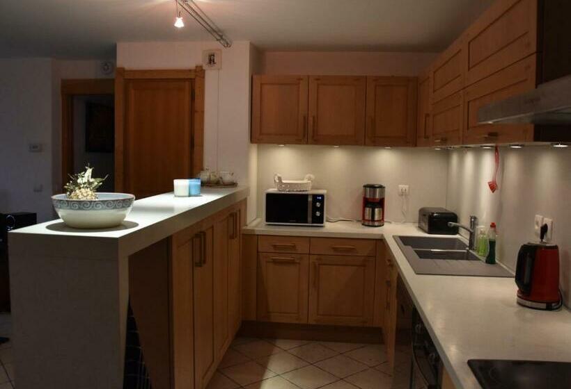 Spacious Apartment In Sallanches Near Ski Area