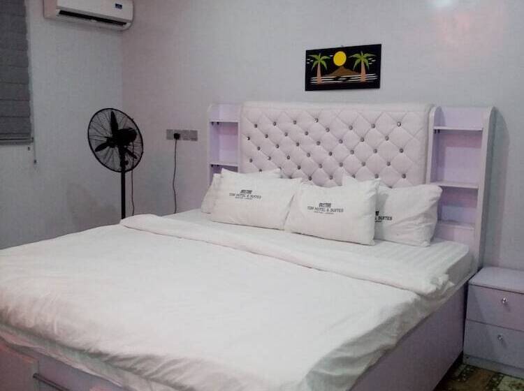 Tom Hotel And Suites