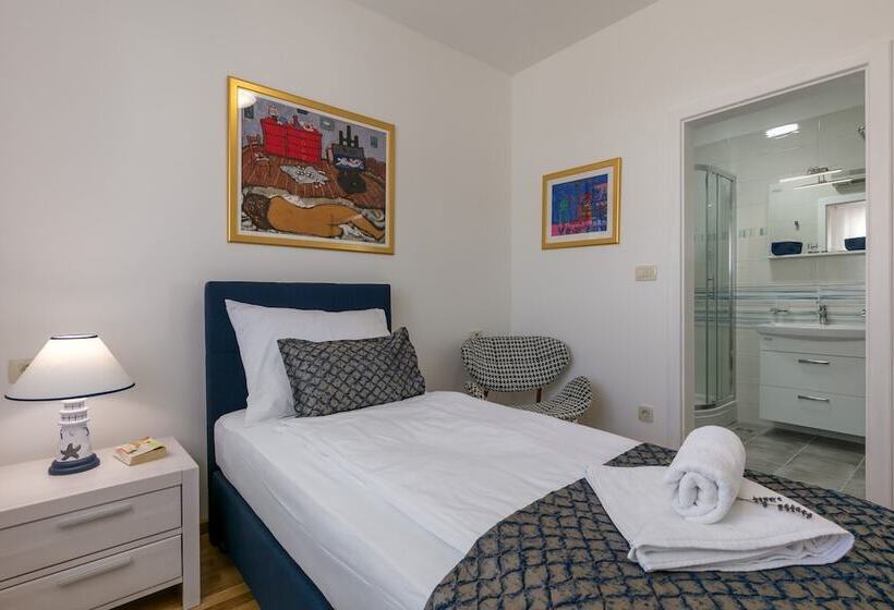 Family Villa Makarac Perfect Place To Get Away And Relax