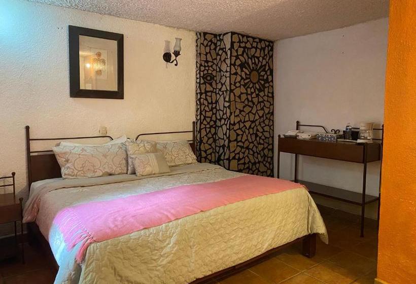 فندق De Cervantes