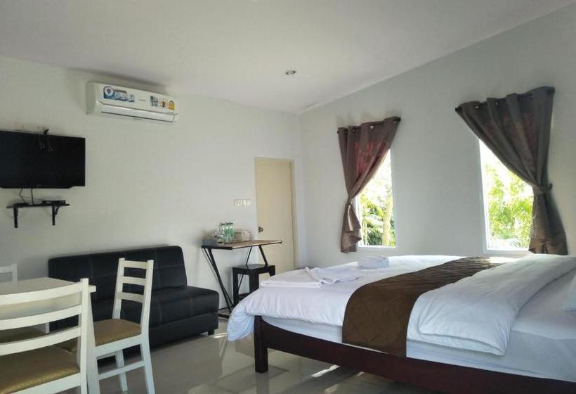 هتل Oyo 767 Pang Chompu Resort