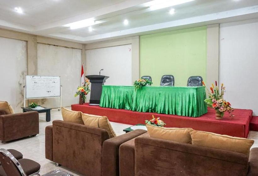 هتل Reddoorz Near Jalan Yos Sudarso Manokwari