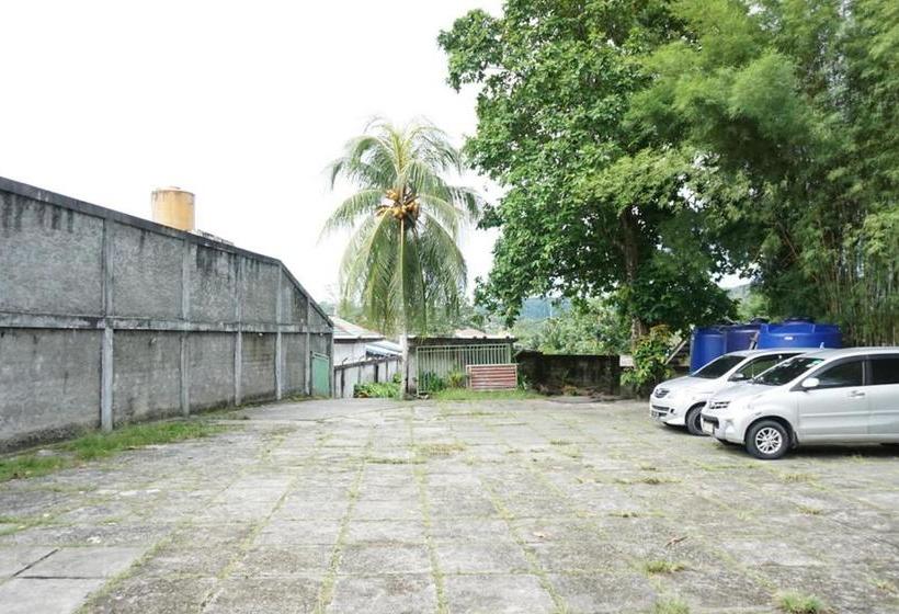 Отель Reddoorz Near Jalan Yos Sudarso Manokwari