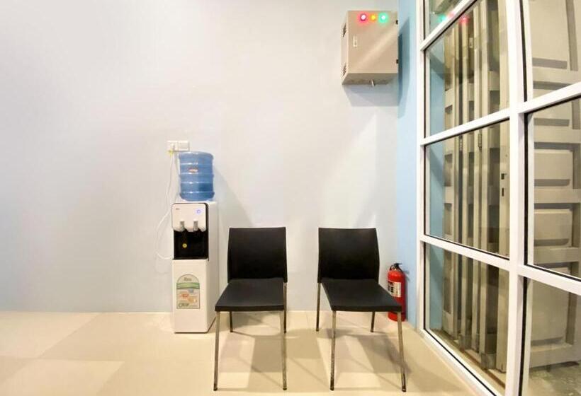 هتل Reddoorz Syariah Near Pantai Padang 2