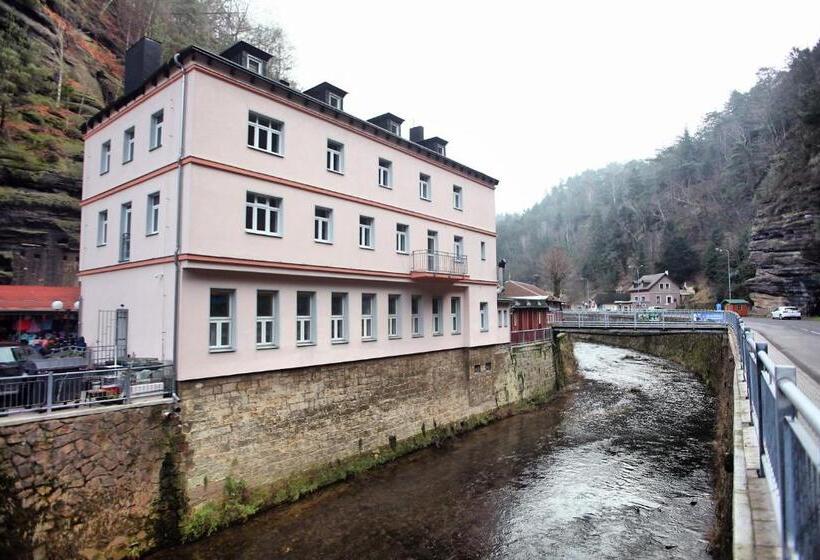 پانسیون Kotva
