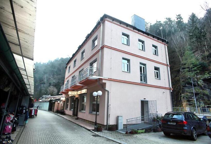 پانسیون Kotva