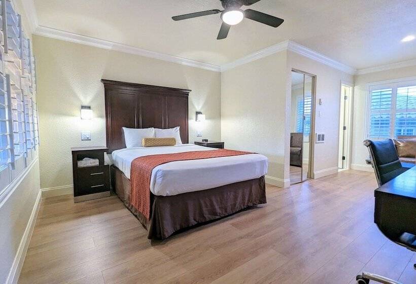 هتل Clarion  Collection Wilkie S Inn Pacific Grove  Monterey