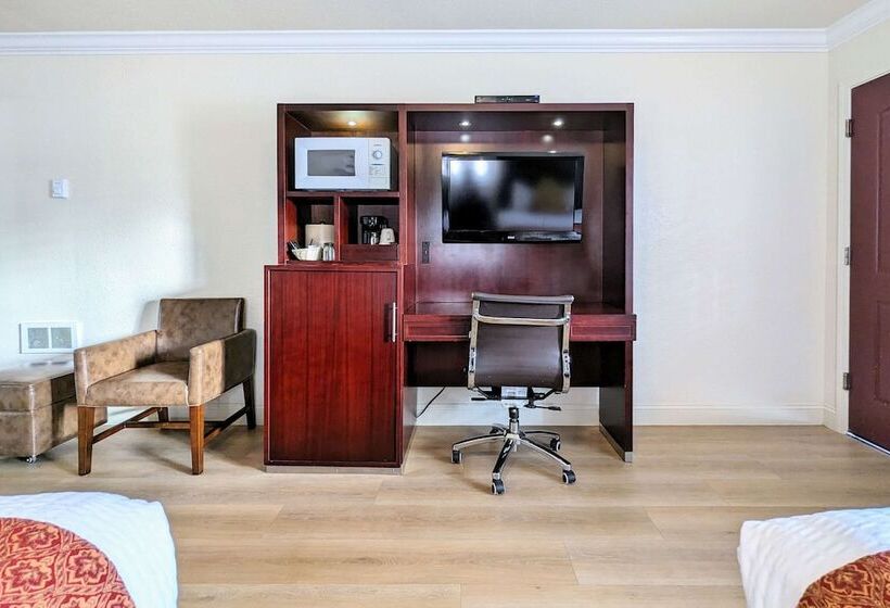 هتل Clarion  Collection Wilkie S Inn Pacific Grove  Monterey