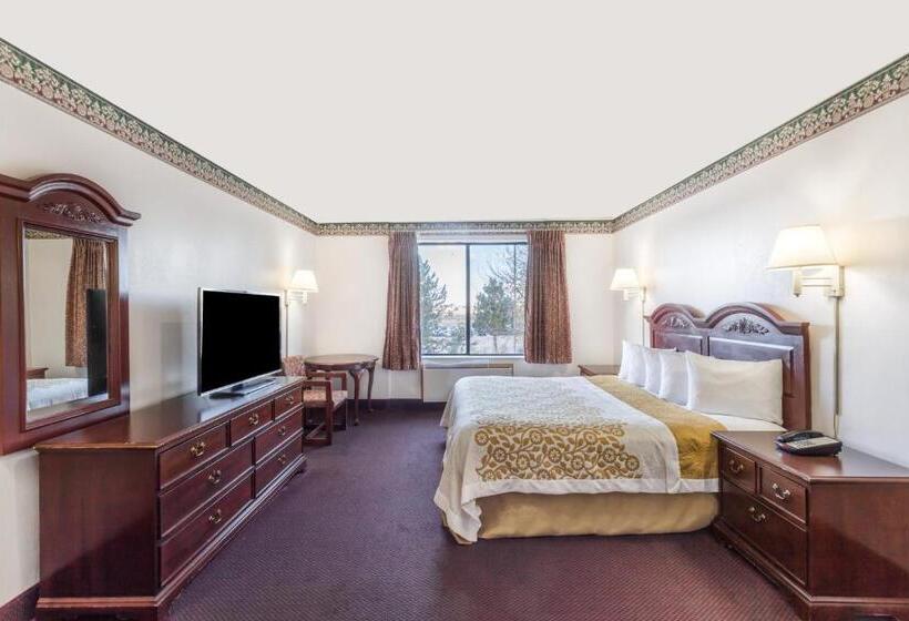 هتل Days Inn By Wyndham Evanston Wy