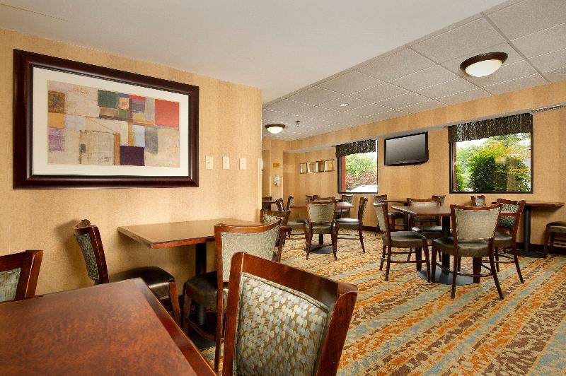 هتل Holiday Inn Express Fairfaxarlington Boulevard