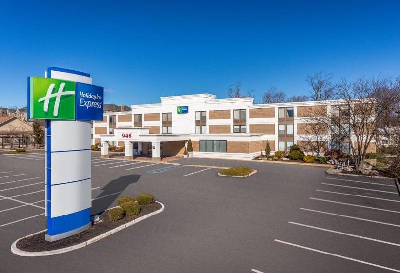 Отель Holiday Inn Express Ramsey Mahwah, An Ihg