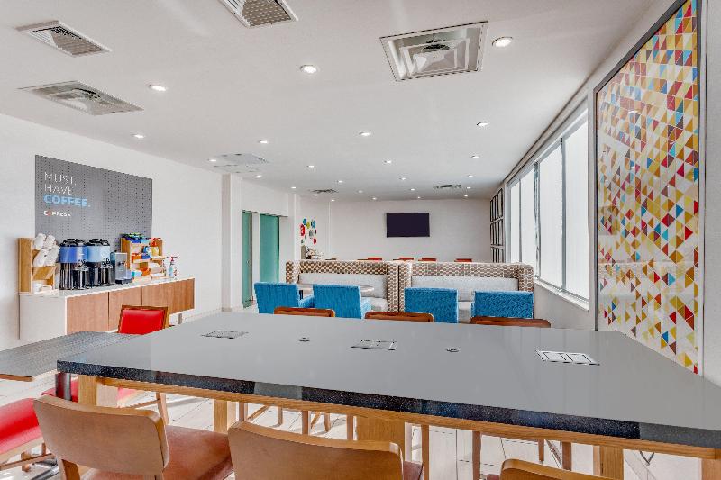 Отель Holiday Inn Express Ramsey Mahwah, An Ihg
