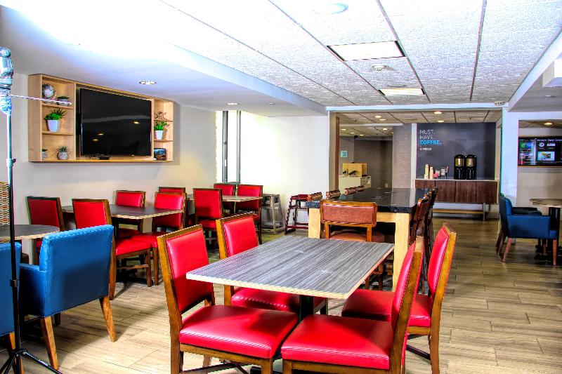 هتل Holiday Inn Express Rochester   Greece, An Ihg