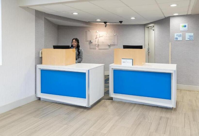 هتل Holiday Inn Express Rochester   Greece, An Ihg