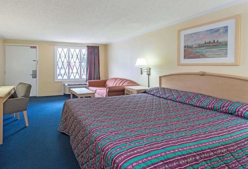 هتل Knights Inn Norcross