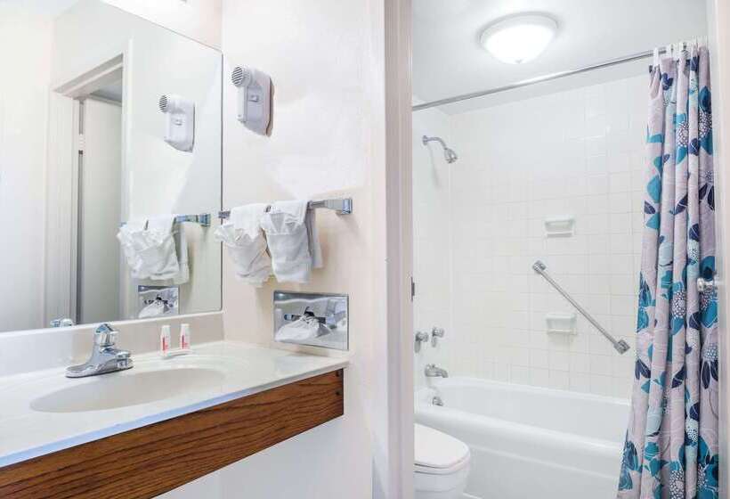 Отель Blisspoint Inn Wabash