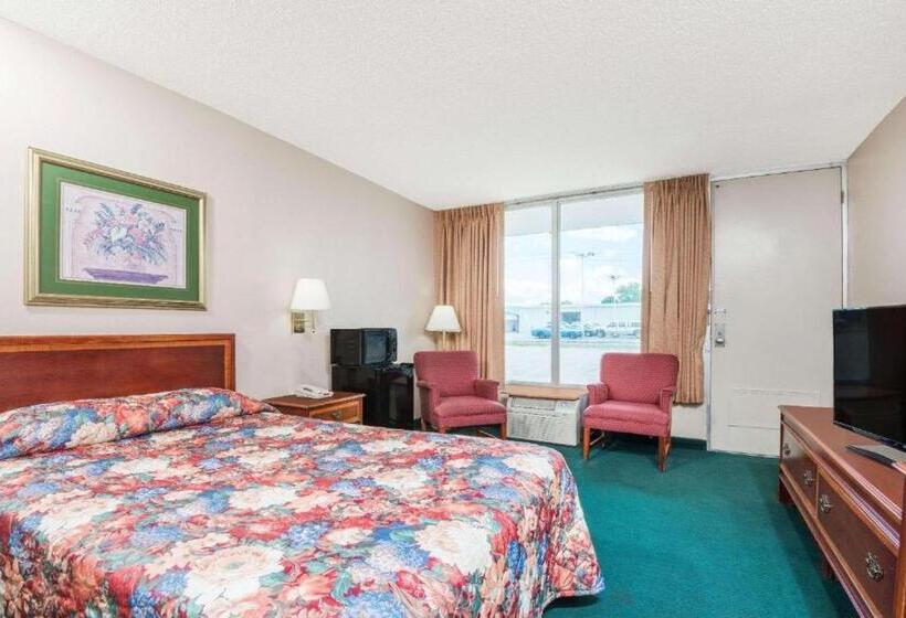 هتل Blisspoint Inn Wabash