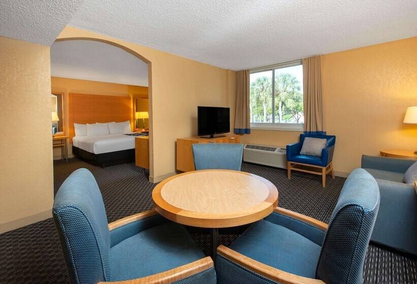 Отель La Quinta I 95 Deerfield Beach Next To The Home Depot & Behind The Wawa