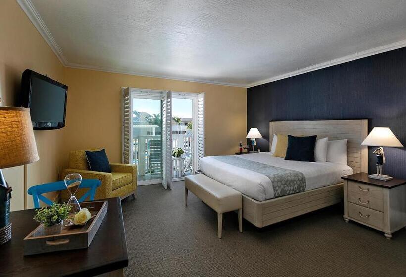 هتل Pismo Lighthouse Suites