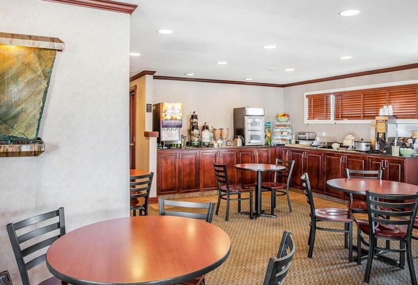 בית מלון כפרי Quality Inn Port Angeles  Near Olympic National Park