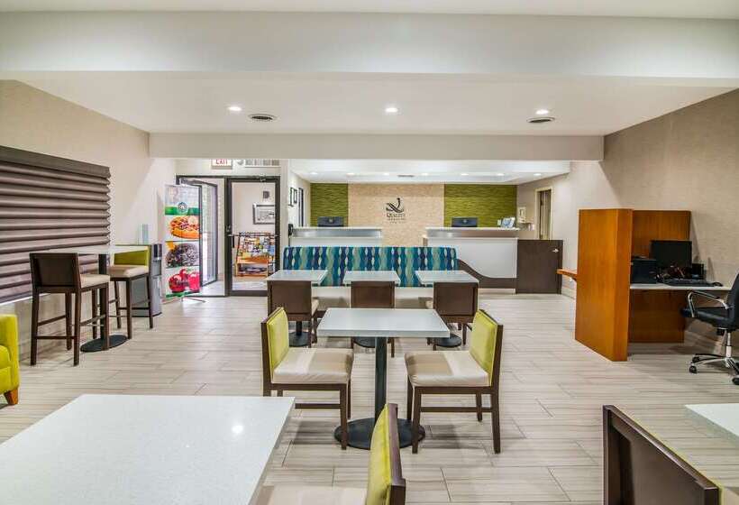 Отель Quality Inn & Suites Near White Sands National Monument