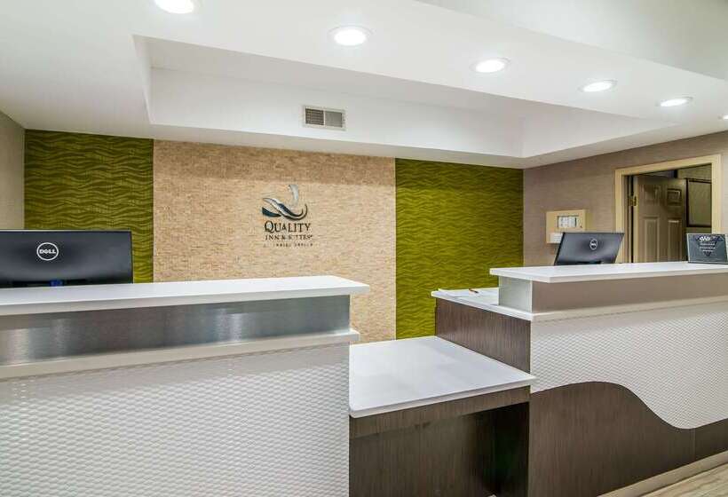 Отель Quality Inn & Suites Near White Sands National Monument