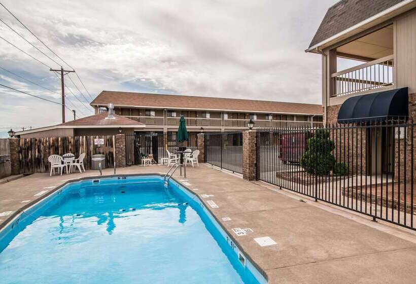 هتل Quality Inn & Suites Near White Sands National Park
