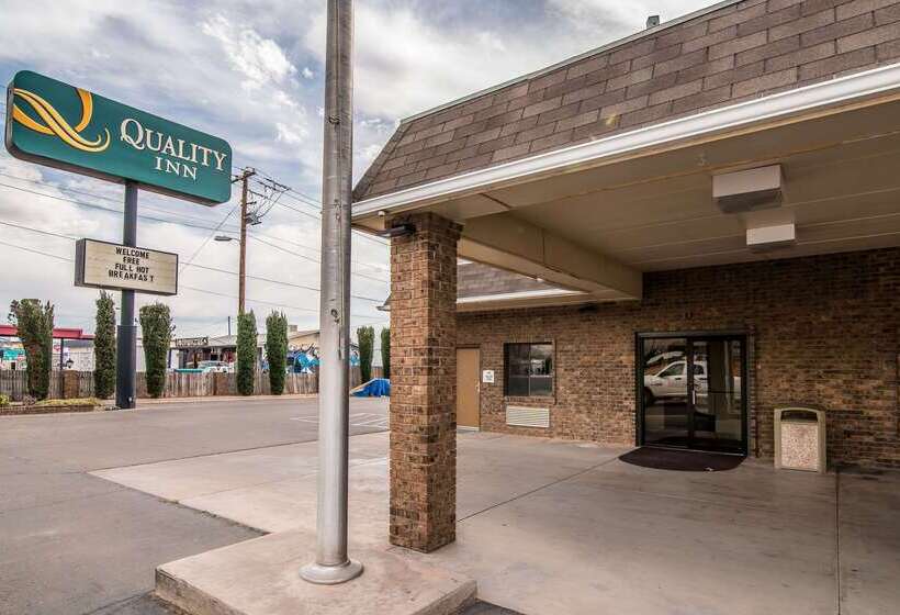 Отель Quality Inn & Suites Near White Sands National Monument