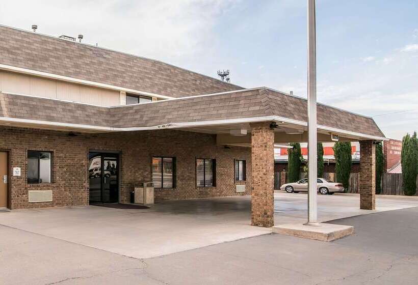 Отель Quality Inn & Suites Near White Sands National Monument