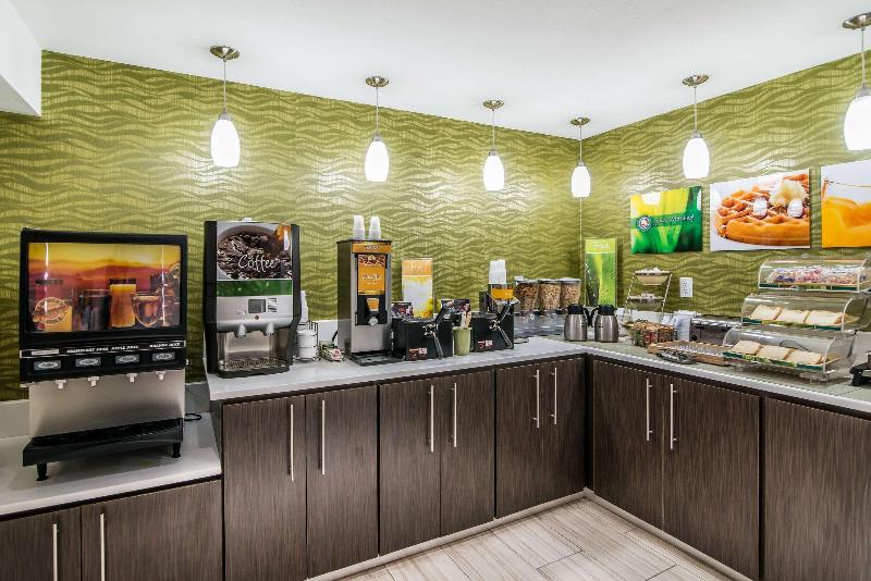 هتل Quality Inn & Suites Near White Sands National Park