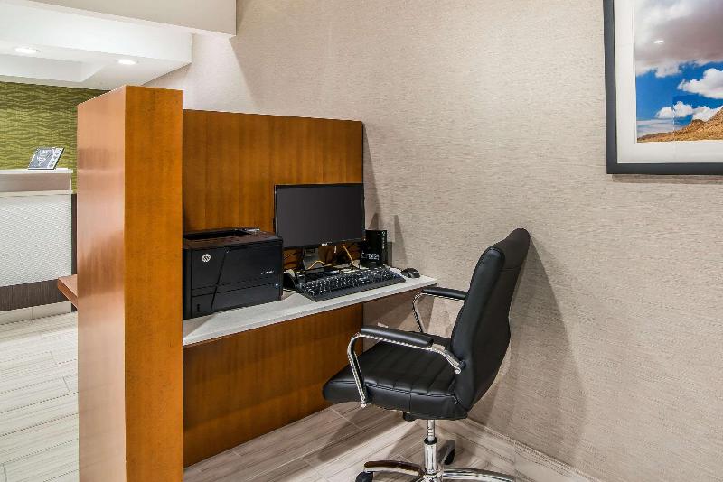 هتل Quality Inn & Suites Near White Sands National Park
