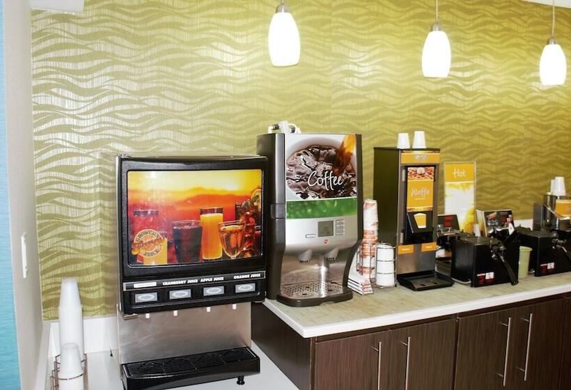 Отель Quality Inn & Suites Near White Sands National Monument