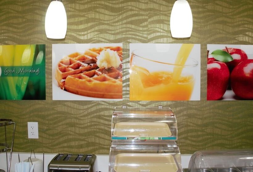هتل Quality Inn & Suites Near White Sands National Park