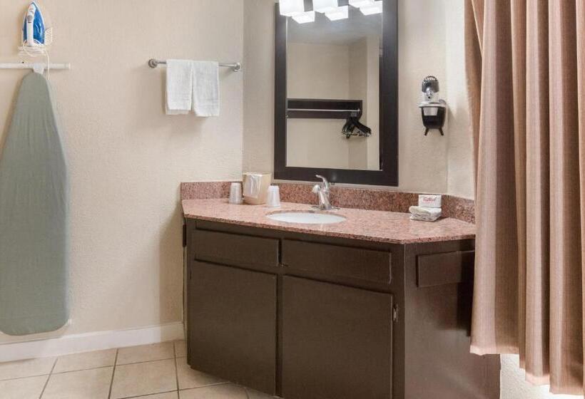 فندق Rodeway Inn