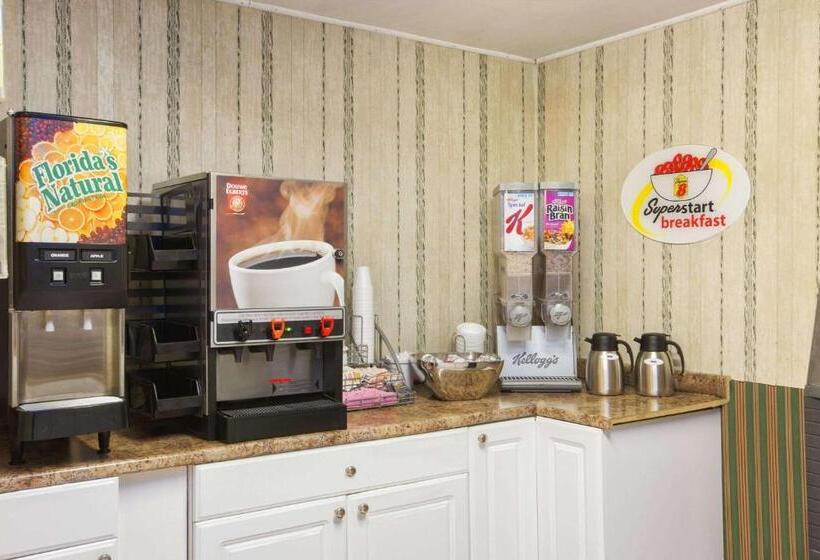 هتل Quality Inn