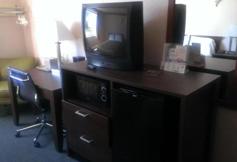 هتل Quality Inn