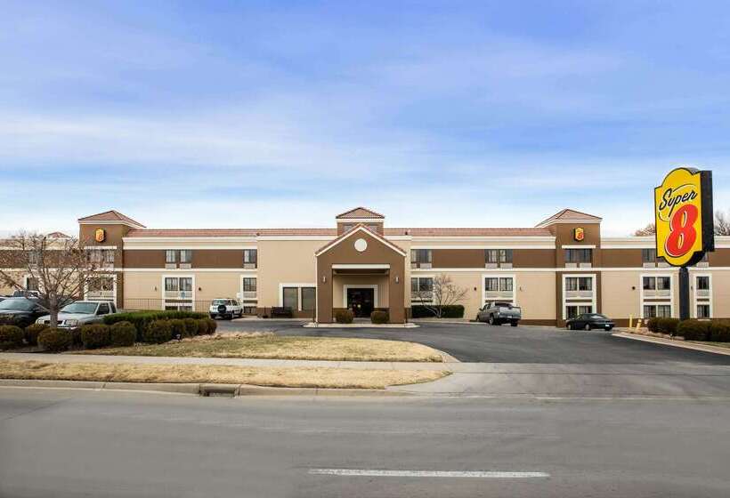 هتل Spark By Hilton Wichita East